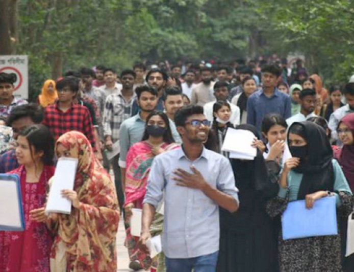 বাংলাদেশে স্নাতকদের কর্মসংস্থান: কোন বিভাগের শিক্ষার্থীরা এগিয়ে?