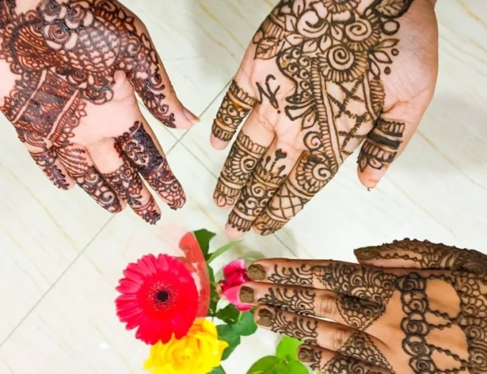 ঈদে আপনার হাত রাঙাতে আকর্ষণীয় কিছু মেহেদীর ডিজাইন