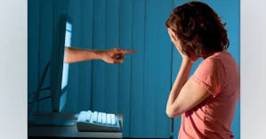 সাইবার বুলিং: নীরব আগ্রাসন ও প্রতিরোধের পথ