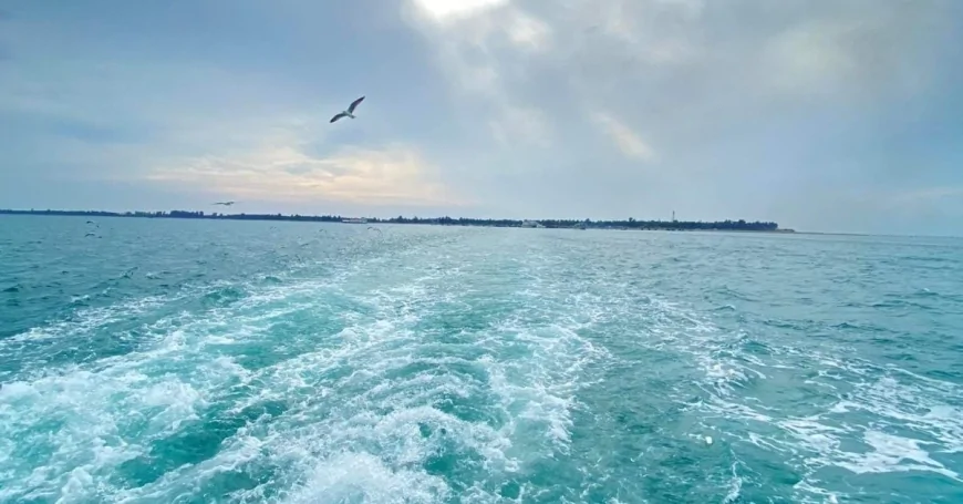 নীল স্বপ্নের দ্বীপ সেন্ট মার্টিন