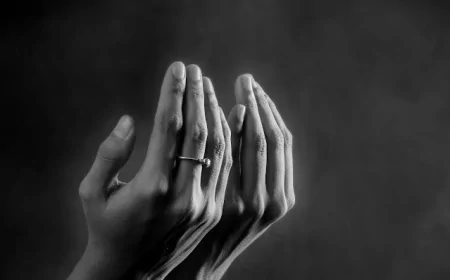 চাওয়ার শেষেই প্রার্থনা