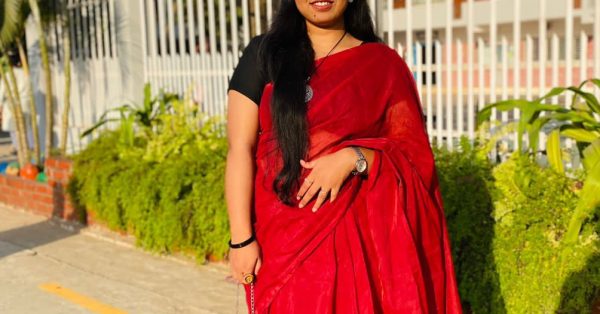 শাড়িতেই নারী: এক চিরন্তন সৌন্দর্য ও সংস্কৃতির প্রতিচ্ছবি